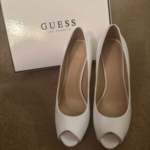 GUESS White Leather Heels with Silver Trim – Size 6.5